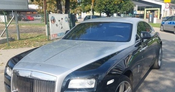 Wrocławscy policjanci zatrzymali mężczyznę, który na terenie Niemiec ukradł luksusowe auto warte milion złotych. Złodziejem okazał się 47-letni mieszkaniec Dolnego Śląska. Na terenie jego posesji policjanci znaleźli również sprzęt służący do popełniania tego typu przestępstw. Grozi mu do 10 lat więzienia.