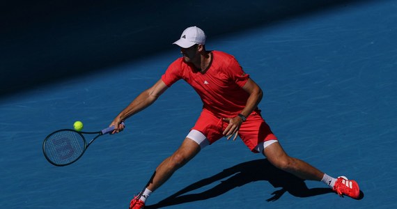 Hubert Hurkacz odpadł w drugiej rundzie wielkoszlemowego turnieju Australian Open w Melbourne. Rozstawiony z numerem 18. tenisista przegrał z Serbem Miomirem Kecmanovicem 4:6, 4:6, 2:6.