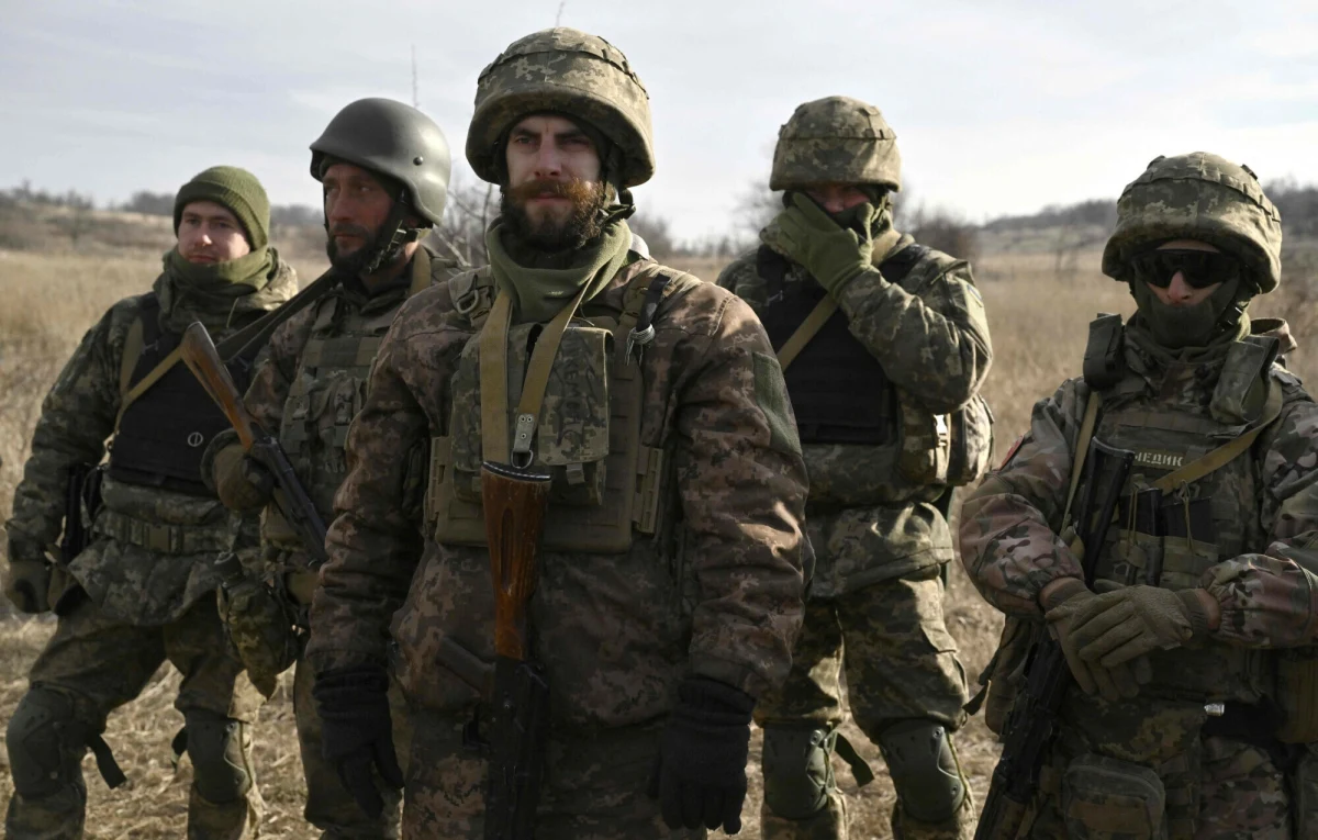 Wraz z nowym rokiem siły rosyjskie zintensyfikowały swoje działania ofensywne na ośmiu odcinkach frontu - pisze w analizie ukraiński portal RBK-Ukraina. Serwis zauważa, że nadrzędnym celem Kremla jest opanowanie obwodu donieckiego i wyparcie wojsk ukraińskich z obwodu kurskiego na zachodzie Rosji.