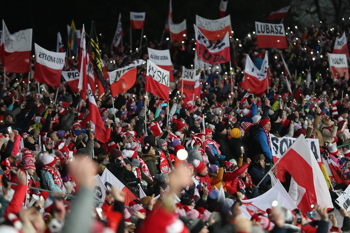 W nadchodzący weekend Zakopane będzie gospodarzem Pucharu Świata w skokach narciarskich. W zimowej stolicy Polski do tej pory odbyło się 59 konkursów tej rangi. Na sobotę zaplanowano zmagania drużynowe, a na niedzielę - indywidualne. Zakopiański magistrat przekazał informacje ws. zasad bezpieczeństwa, zmiany organizacji ruchu i zmian w komunikacji miejskiej podczas weekendowych konkursów Pucharu Świata w stolicy polskich Tatr.