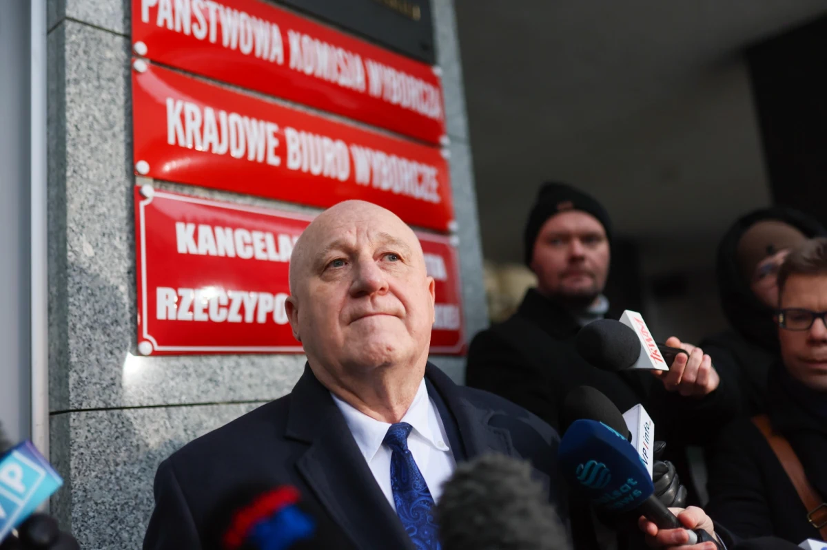 Państwowa Komisja Wyborcza udzieli ministrowi finansów wyjaśnień ws. uchwały o przyjęciu sprawozdania Komitetu Wyborczego PiS. Jej treść zostanie jednak przygotowana w korespondencyjnych uzgodnieniach między członkami komisji do kolejnego posiedzenia, 27 stycznia.