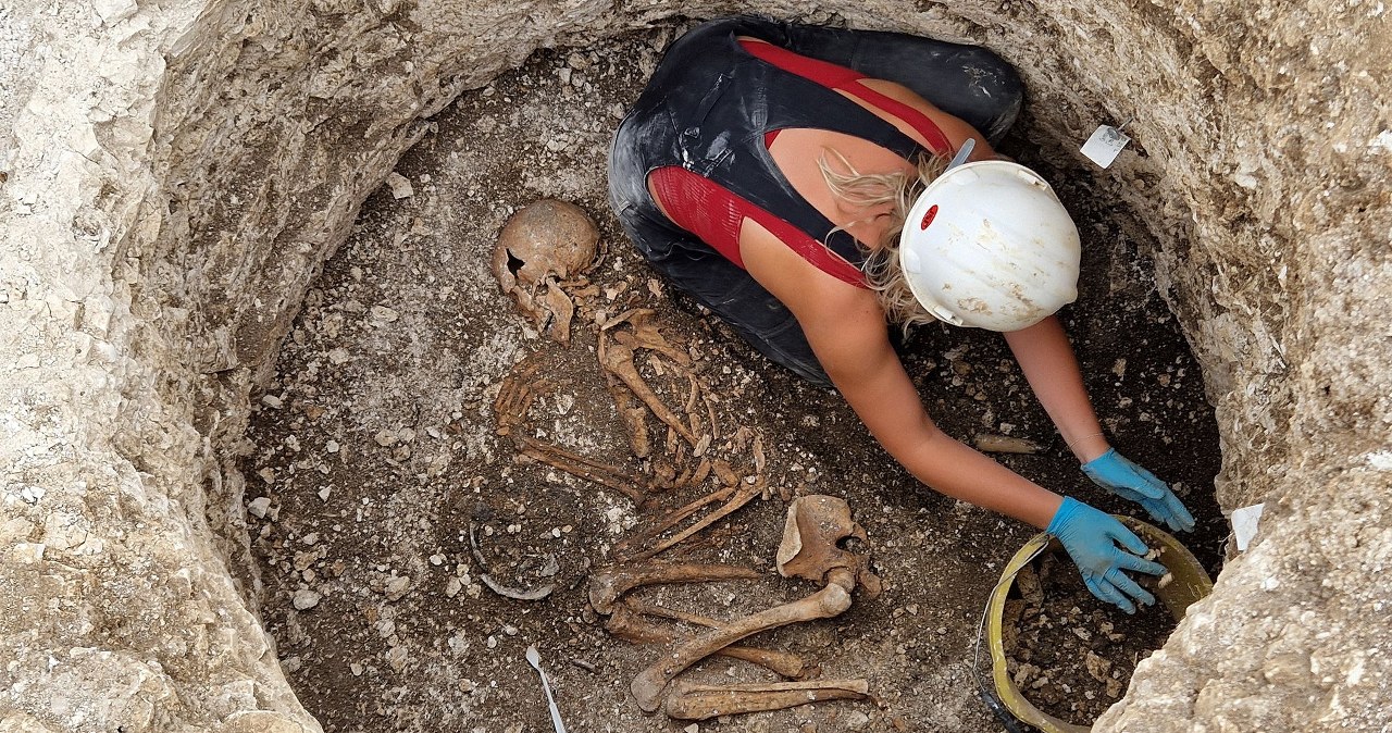 Odkrycie na cmentarzu sprzed 7000 lat. Chodzi o kobiety i mężczyzn