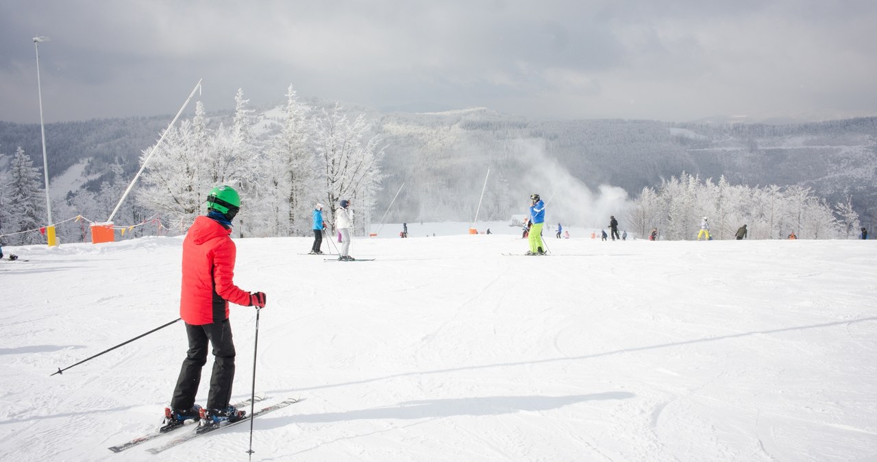 Pojedź na narty w Bieszczady. Doskonałe warunki do jazdy i atrakcyjne ceny karnetów