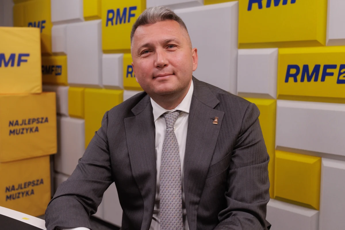 Polscy olimpijczycy dostaną nagrody finansowe do końca lutego - zapowiedział w Porannej rozmowie w RMF FM prezes Polskiego Komitetu Olimpijskiego Radosław Piesiewicz. "Są sponsorzy, są firmy rodzinne (…). Dzięki tym środkom wypłacimy nagrody" - wskazywał urzędnik, odnosząc się również do obecnej sytuacji finansowej PKOl-u. Piesiewicz przyznał też, że kandydaturę prezydenta Andrzeja Dudy do Międzynarodowego Komitetu Olimpijskiego miał sugerować sam MKOl. Gość RMF FM nazwał także ministra sportu "Pinokiem polskiego sportu".