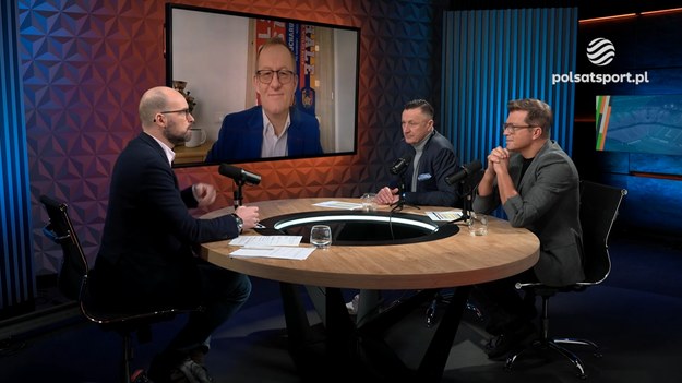 Bożydar Iwanow, Tomasz Hajto i Michał Białoński podczas piątkowego odcinka Polsat Futbol Cast dyskutowali o możliwej przeprowadzce piłkarskiej reprezentacji Polski z PGE Narodowego na Stadion Śląski. Czy Biało-Czerwoni za wszelką cenę powinni zostać w Warszawie?