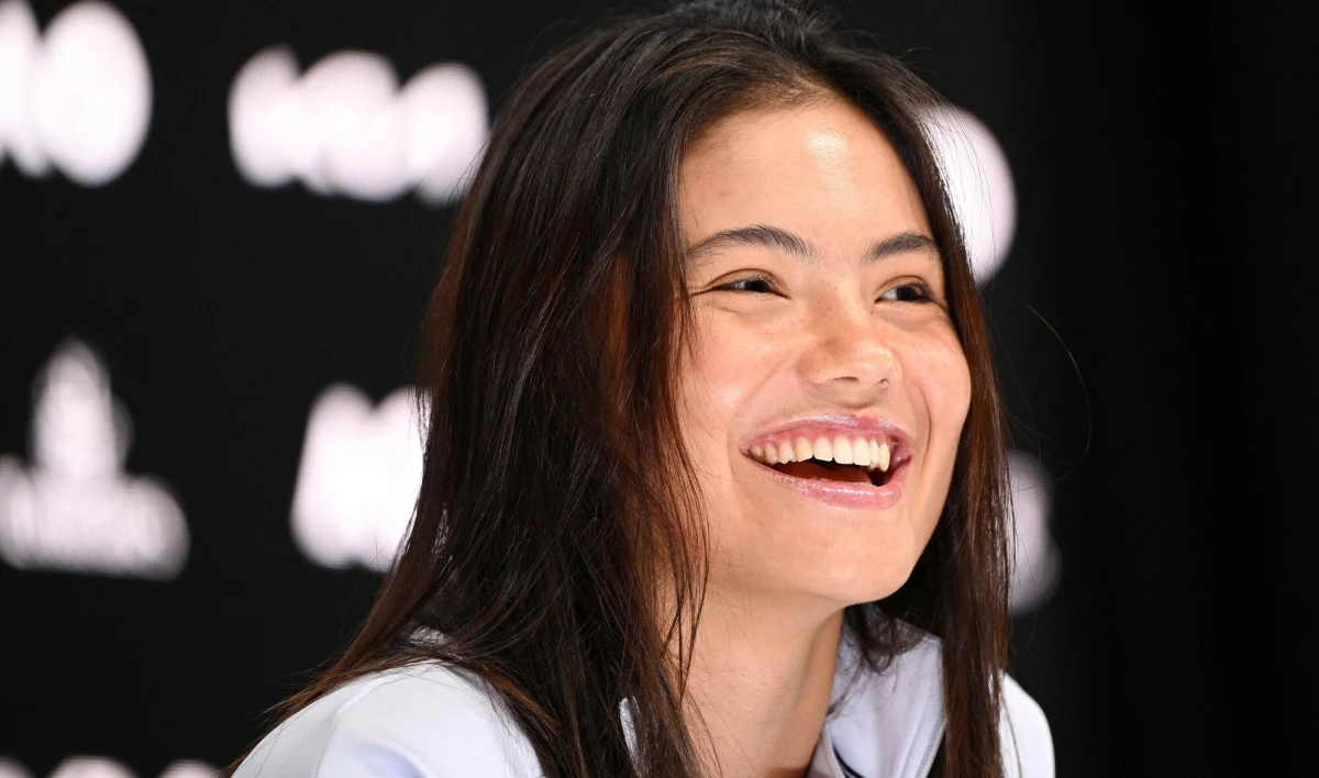 Iga Świątek zagra w nocy z Emmą Raducanu w trzeciej rundzie wielkoszlemowego Australian Open. Brytyjka w przeszłości jako nastolatka wygrała US Open, ale jej kariera mocno wyhamowała z powodu kontuzji. Od trzech lat Raducanu próbuje wrócić do światowej czołówki. Mecz ma się rozpocząć o godz. 1:30.