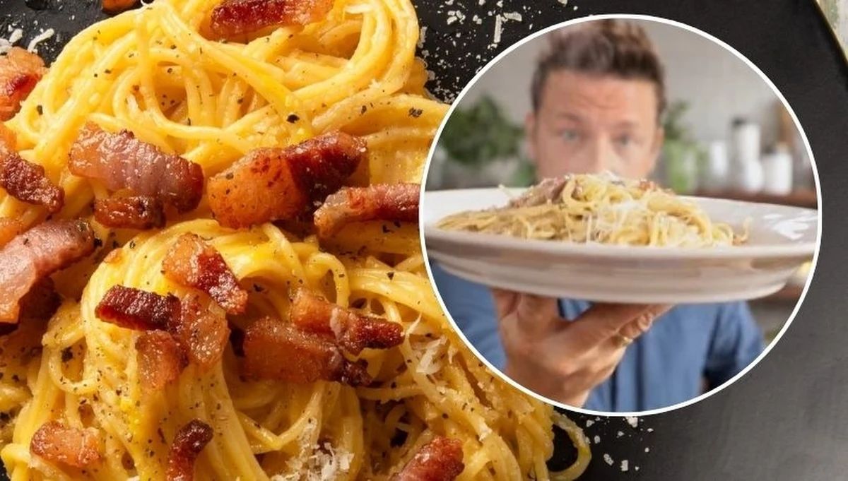 Słynny brytyjski kucharz podpadł Włochom przepisem na... carbonarę. Jamie Oliver w wideo-instruktażu zalecał dodanie do potrawy czosnku. Internauci z Italii uznali to za kulinarną profanację. 