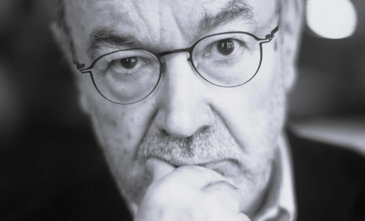 Zmarł austriacki pisarz, eseista i reporter Martin Pollack. Autor książek "Śmierć w bunkrze", "Cesarz Ameryki" i "Ojcobójca" miał 80 lat. Informację o jego śmierci podała agencja Austria Presse Agentur.