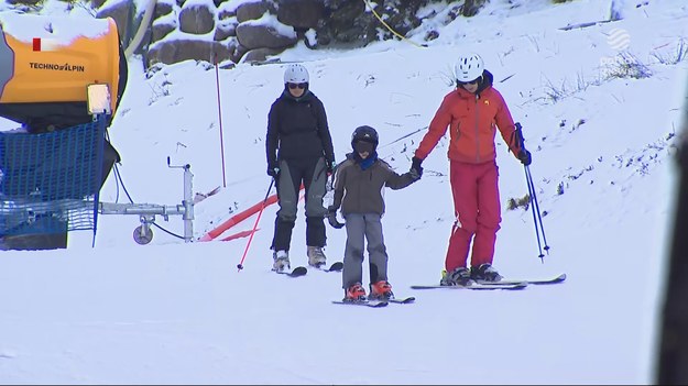 Pierwsi już zaczęli i korzystają. Uczniowie z pięciu województw mają przed sobą dwa tygodnie wolnego od szkoły. Cały cykl ferii potrwa do 2 marca. A jak je spędzamy? O tym dla „Wydarzeń” Kamila Lewandowska.