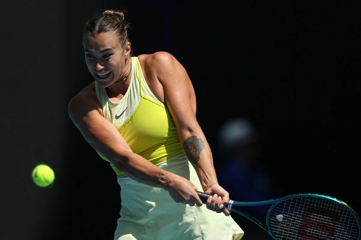 Aryna Sabalenka została pierwszą ćwierćfinalistką wielkoszlemowego turnieju Australian Open w Melbourne. W 1/8 finału (4. runda) białoruska liderka światowego rankingu pokonała w 62 minuty rozstawioną z numerem 14. Rosjankę Mirrę Andriejewą 6:1, 6:2.