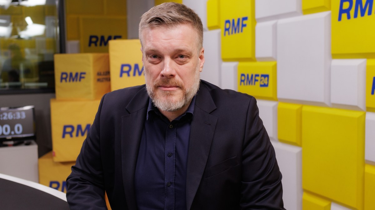 „Moim celem jest zmobilizowanie ludzi rozczarowanych tym rządem do pójścia na wybory” – mówił Adrian Zandberg, lider Partii Razem i kandydat na prezydenta w Porannej rozmowie w RMF FM. Jako swój prezydencki priorytet wskazał zainicjowanie porozumienia sił politycznych, by udało się polską energetykę przestawić na atom.