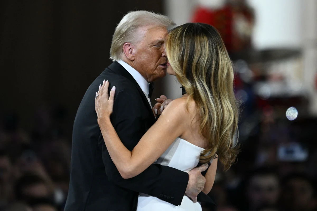 Wszyscy patrzyli tylko na nią. Podczas tradycyjnego balu, który odbył się tuż po zaprzysiężeniu Donalda Trumpa na 47. prezydenta USA, Melania Trump prezentowała się wyjątkowo pięknie. Wtedy też doszło do pierwszego tańca pary prezydenckiej.