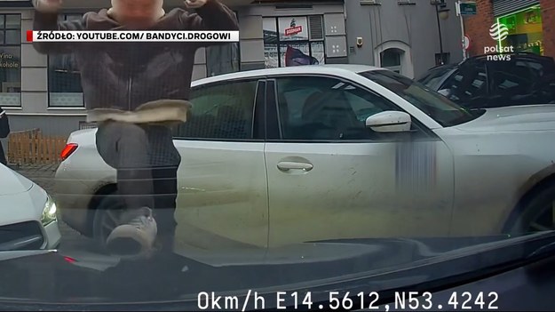 Kolejna odsłona drogowej agresji. Tym razem w Szczecinie, gdzie mężczyzna rzucił się z pięściami na kierowcę jednak z taksówek. Groźnych, zagrażających zdrowiu i życiu sytuacji jest jednak więcej. Grzechy wciąż te same: prędkość, brawura i brak rozsądku. O tym czym mogą się skończyć - w materiale dla "Wydarzeń" - Jakub Zegadło.

