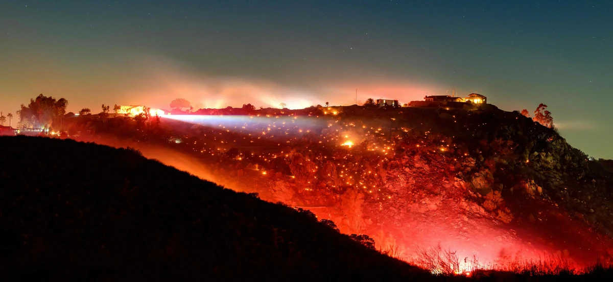 28 ofiar śmiertelnych – taką, uaktualnioną liczbę zmarłych w wyniku pożarów w Kalifornii podały w środę władze stanu. Żywioł wciąż pustoszy tereny na zachodnim wybrzeżu USA. Teraz ewakuować się muszą mieszkańcy okolic San Diego.