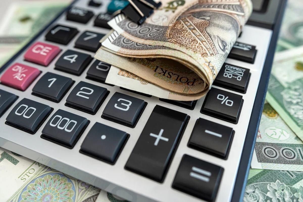 8 821,25 zł - tyle wyniosło przeciętne wynagrodzenie brutto w sektorze przedsiębiorstw w grudniu 2024 r. To wzrost o 9,8 proc. rdr i o 4 proc. mdm – podał Główny Urząd Statystyczny. 