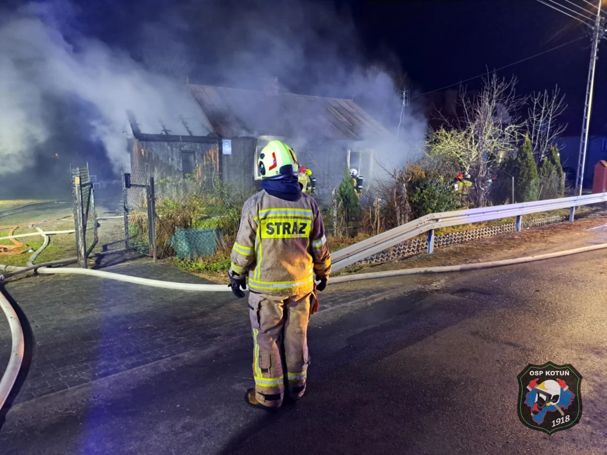 "Moja rodzina straciła wszystko, co miała - dobytek, ale i poczucie bezpieczeństwa" - pisze pani Karolina, proszą o pomoc dla swoich najbliższych. Ich dom w Kotuniu (woj. mazowieckie) spłonął 18 stycznia.