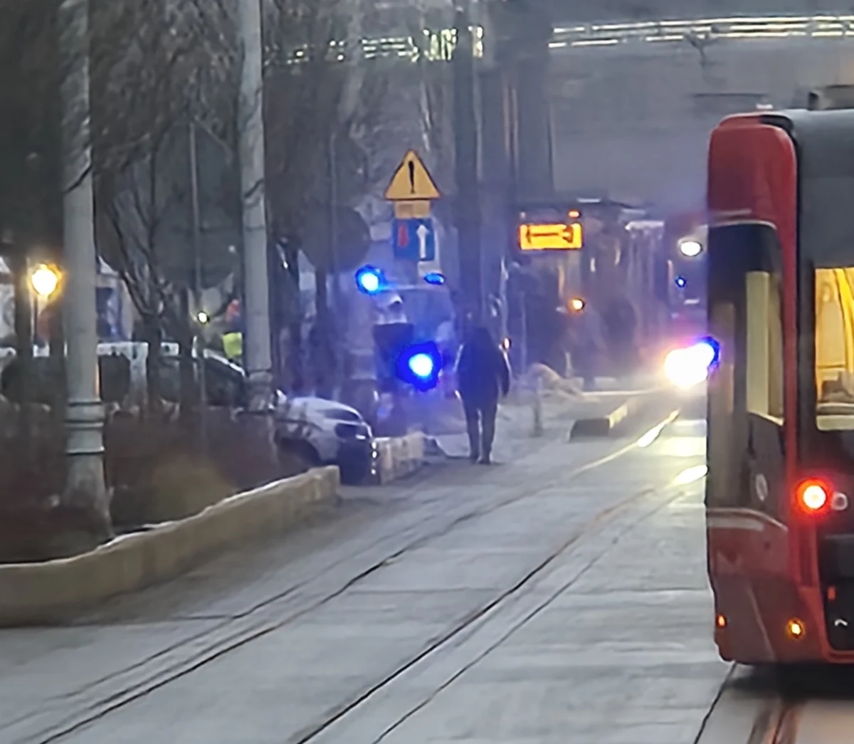 Pożar kamienicy w samym centrum Katowic. Mieszkańcy muszą się spodziewać utrudnień w ruchu. 