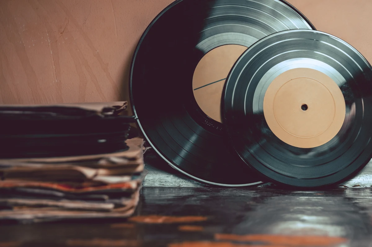 Sklep na krakowskim Kazimierzu znalazł się na liście najlepszych sklepów z płytami winylowymi na świecie. Zestawienie opublikował "Financial Times". 