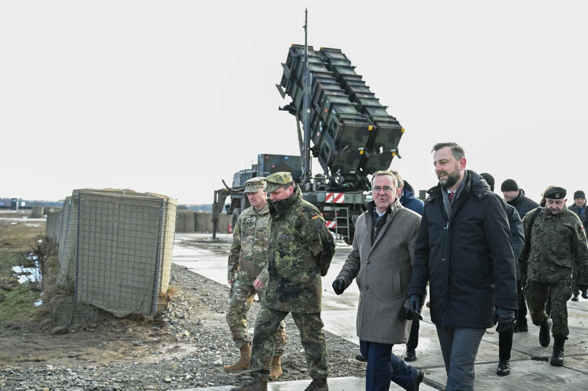 Niemcy przejęli od Amerykanów ochronę rakietową lotniska w podrzeszowskiej Jasionce. Ministrowie obrony Polski i Niemiec ogłosili oficjalnie, że misję rozpoczynają tam dwie nowe baterie rakiet Patriot.