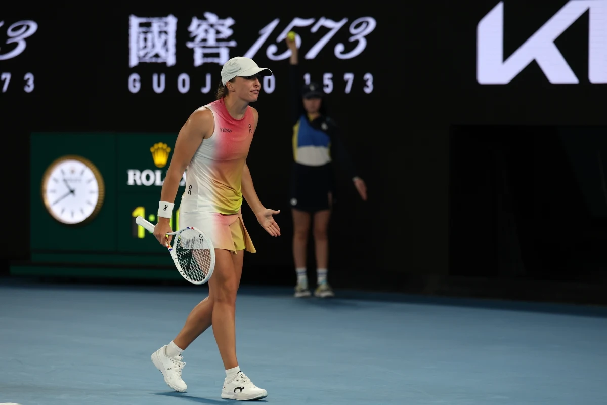 Wiceliderka światowego rankingu Iga Świątek przegrała z Amerykanką Madison Keys 7:5, 1:6, 6:7 (8-10) w półfinale wielkoszlemowego turnieju tenisowego Australian Open. "Wydaje mi się, że Iga jeszcze nie doszła do takiego etapu, żeby się cieszyć tymi rozgrywanym meczami. Ona jest tak ambitną tenisistką, że taką dużą presję sobie sama stwarza, że czasami nie potrafi jej wytrzymać" - mówiła w rozmowie z Tomaszem Weryńskim na antenie internetowego Radia RMF24 Katarzyna Strączy, była mistrzyni Polski w tenisie, trenerka i ekspertka.