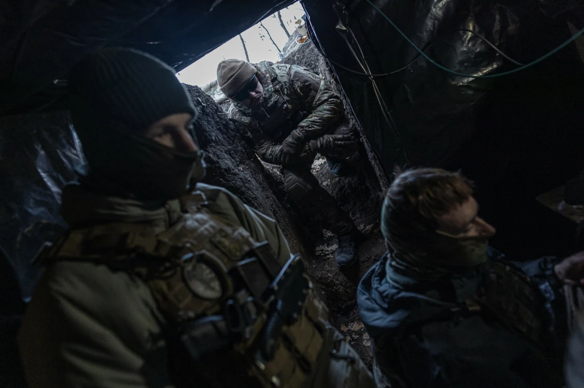 Drony zaatakowały ważną rosyjską rafinerię, składy paliwowe oraz fabrykę produkującą elektronikę do zaawansowanych systemów i pocisków rakietowych - powiadomił Andrij Kowałenko, szef państwowego Centrum Przeciwdziałania Dezinformacji (CPD), które działa przy Radzie Bezpieczeństwa Narodowego i Obrony Ukrainy.