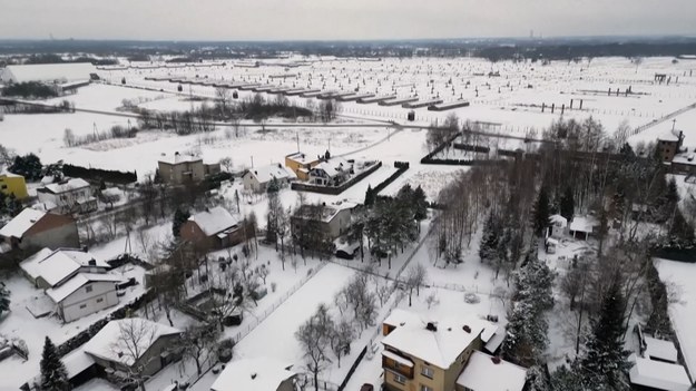 Mieszkańcy w Oświęcimiu i Brzezince żyją wokół dawnego obozu koncentracyjnego KL Auschwitz-Birkenau. Blisko dawnego niemieckiego obozu koncentracyjnego postanowiła również zamieszkać Żydówka Hila Weisz-Gut.