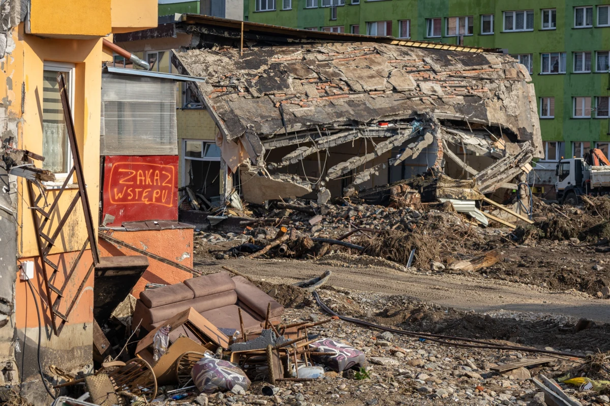 Rząd bierze pod lupę firmy ubezpieczeniowe - to efekt interwencji RMF FM. Jak informowaliśmy, mogą one zaniżać kwoty wypłaconych powodzianom odszkodowań.