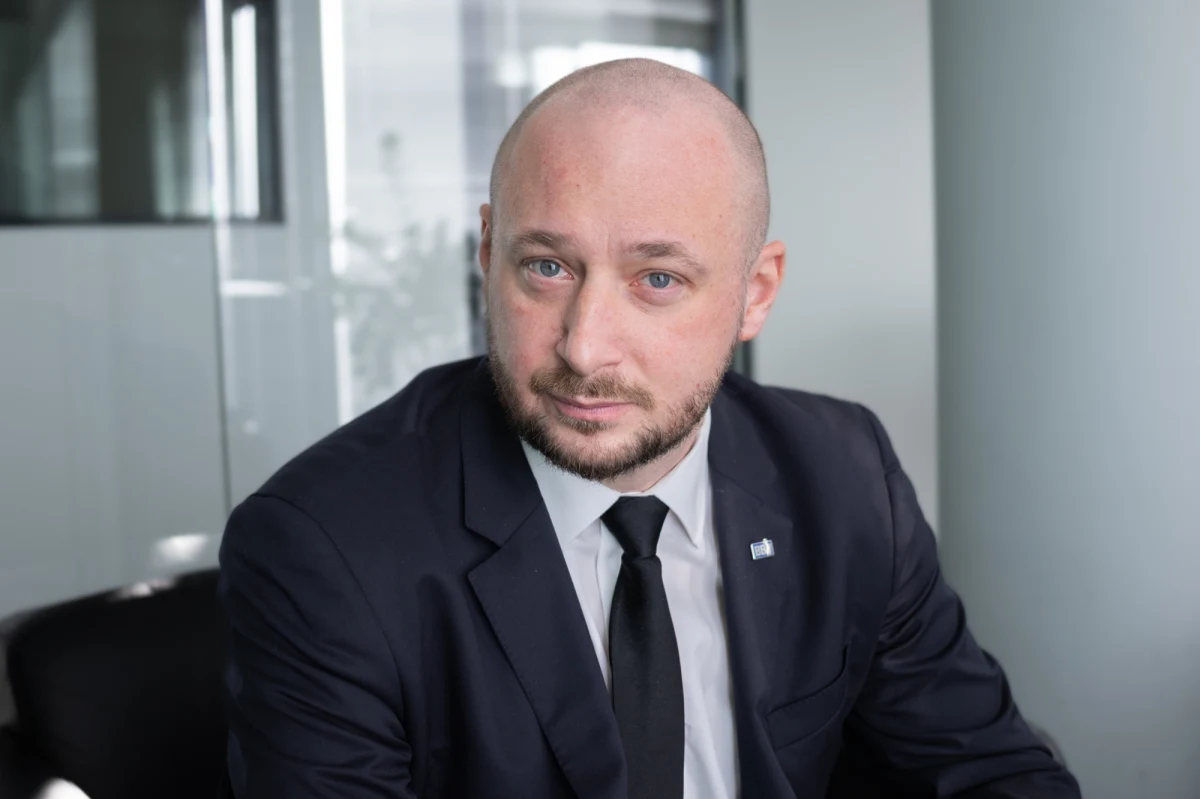 Jak dowiedział się nieoficjalnie TNV24, Jacek Siewiera, szef Biura Bezpieczeństwa Narodowego, może opuścić stanowisko jeszcze przed wyborami prezydenckimi i przed końcem kadencji prezydenta Andrzeja Dudy.