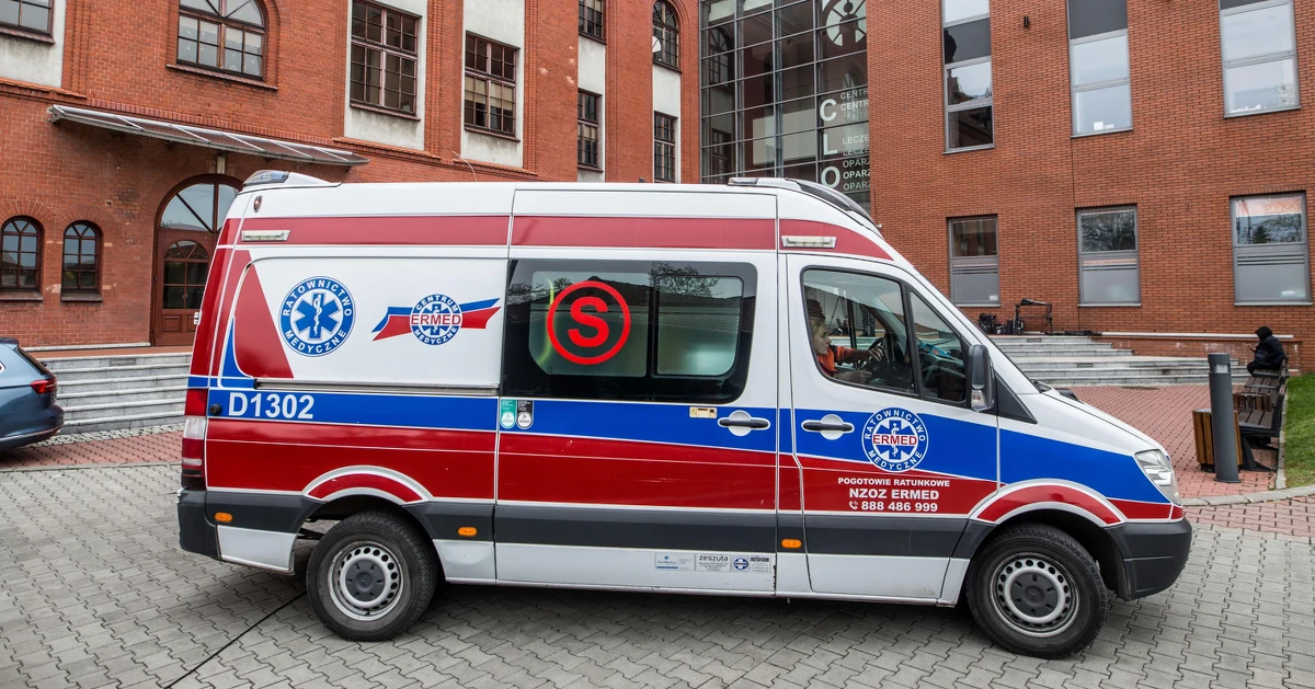 Na sobotę zaplanowano kolejne zabiegi rannych górników z kopalni Knurów-Szczygłowice. W Centrum Leczenia Oparzeń w Siemianowicach Śląskich przebywa dziewięciu mężczyzn, którzy zostali ranni po zapaleniu się metanu ponad 850 metrów pod ziemią. Do wypadku doszło w ostatnią środę. Niedługo, specjalnie dla rannych, będzie można także oddać krew.