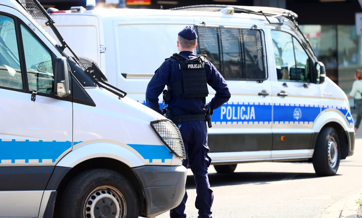 ​Policjanci zatrzymali troje nastolatków w wieku od 15-16 lat, podejrzanych o pobicie mężczyzny w centrum Wyszkowa na Mazowszu. Nieletni usłyszeli zarzuty, a o ich losie zdecyduje sąd rodzinny.
