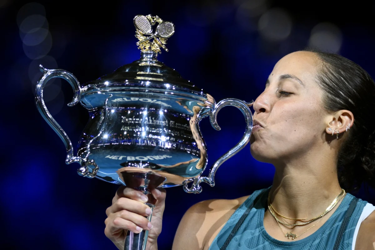 Madison Keys wygrała w finale wielkoszlemowego turnieju Australian Open z Aryną Sabalenką 6:3, 2:6, 7:5. 29-letnia Amerykanka pierwszy raz wygrała turniej tej rangi. W półfinale Keys pokonała Igę Świątek.
