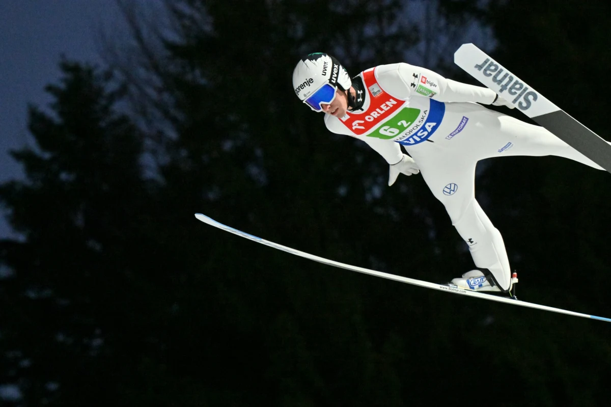 Słoweniec Timi Zajc wygrał konkurs Pucharu Świata na mamuciej skoczni w Oberstdorfie. Piotr Żyła był 17., Jakub Wolny - 22., a Aleksander Zniszczoł - 28.