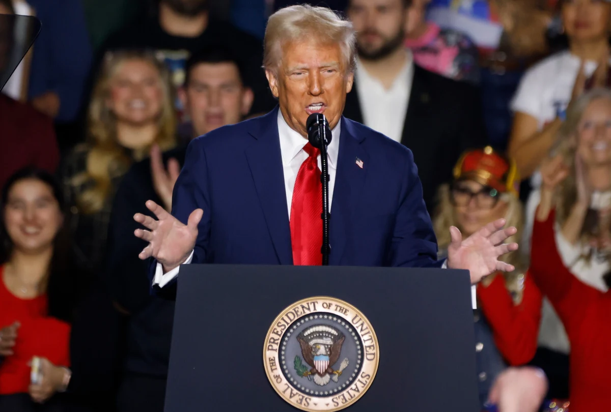 Donald Trump odwiedził w sobotę Las Vegas, gdzie podsumował dotychczasowy dorobek swojej pięciodniowej prezydentury. Amerykański przywódca mówił, że pod jego wodzą kraj przechodzi dwie rewolucje - tworzenia bogactwa i zdrowego rozsądku. Przy okazji nie omieszkał poczynić kolejnej aluzji do wysuwanych przez siebie roszczeń terytorialnych. "Już wkrótce możemy stać się większym krajem" - zapowiedział.