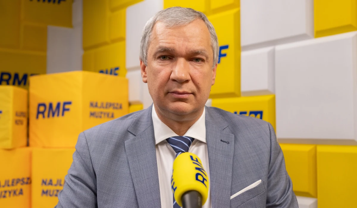 "Protestów w związku z wyborami na Białorusi w tym roku nie było, ponieważ w białoruskich więzieniach są tysiące więźniów politycznych" – tłumaczył w Rozmowie o 7:00 w Radiu RMF24 Paweł Łatuszka. Białoruski opozycjonista i wiceszef Zjednoczonego Gabinetu Przejściowego Białorusi mówił, że w ciągu ostatnich czterech lat w kraju naszego wschodniego sąsiada zlikwidowano wszystkie partie opozycyjne i 1,8 tys. pozarządowych organizacji. "Zmiana zależy nie od Brukseli, krajów graniczących z nami, od Waszyngtonu, ale od nas, Białorusinów" – zaznaczał rozmówca Piotra Salaka w internetowym Radiu RMF24.