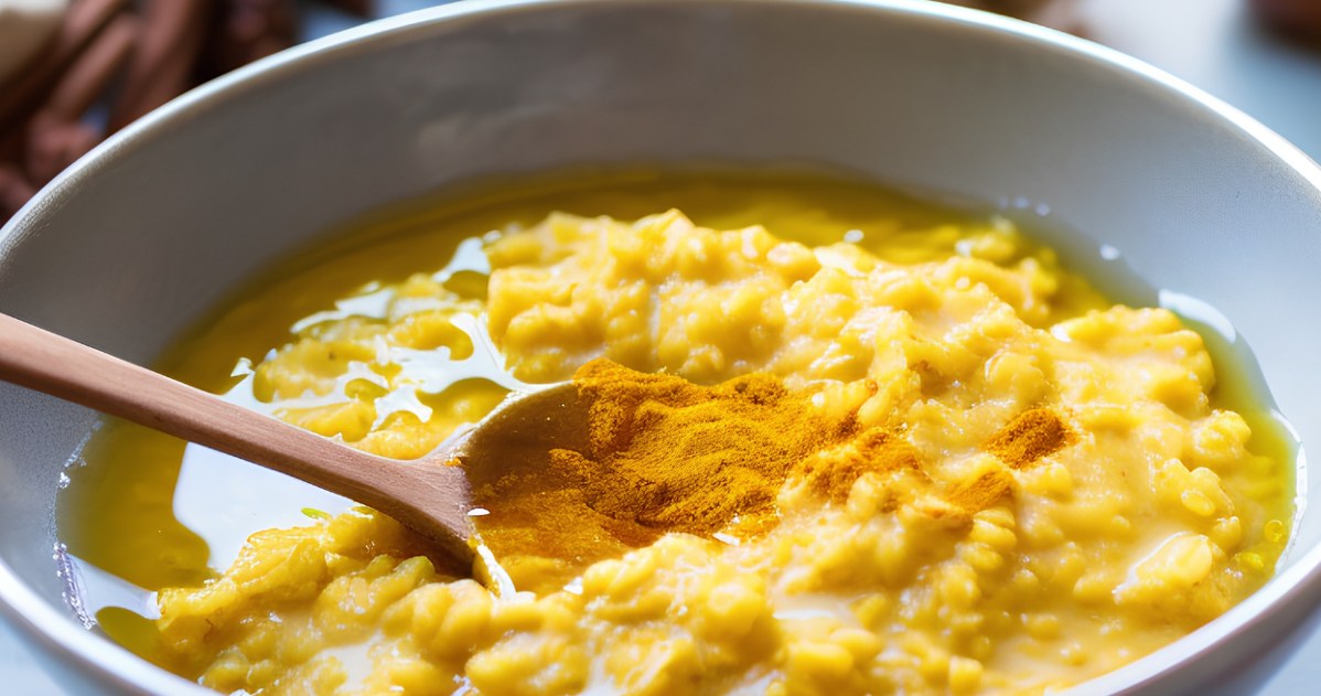 Dodawaj łyżeczkę do śniadania. To paliwo dla mózgu o działaniu przeciwzapalnym