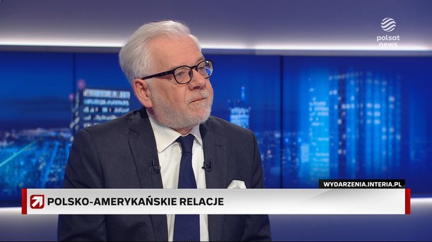 Szef MSZ za czasów PiS prof. Jacek Czaputowicz przekazał, że polityka Europy w kontrze do USA była błędna. - Ona poniosła kompletne fiasko - przekazał. - Po prostu Trump powie, że Europa ma łożyć na Ukrainę. Będzie chciał zachęcić nas do samodzielności. Widzę pewien dystans w podejściu nowej administracji do spraw europejskich - przekazał Czaputowicz. Jak dodał, to jest dla nas ważna lekcja. - USA będzie czekać, a Europa nie chce podjąć ryzyka - przekazał były szef MSZ. - Znaleźliśmy się w złej sytuacji. A my jeszcze ogłaszamy, że 800 plus ma być nie dla Ukraińców. Jak to wygląda? - pytał prof. Czaputowicz. - I teraz Trump pyta: "Jak to? I teraz my mamy na to łożyć, a państwa europejskie zachowują się w taki sposób". Teraz USA może nam powiedzieć: "Wstydźcie się" - zaznaczył gość. Prof. Czaputowicz przekazał, że relacje polsko-amerykańskie źle wyglądają. - Jest pewien dystans wyczuwalny - dodał.