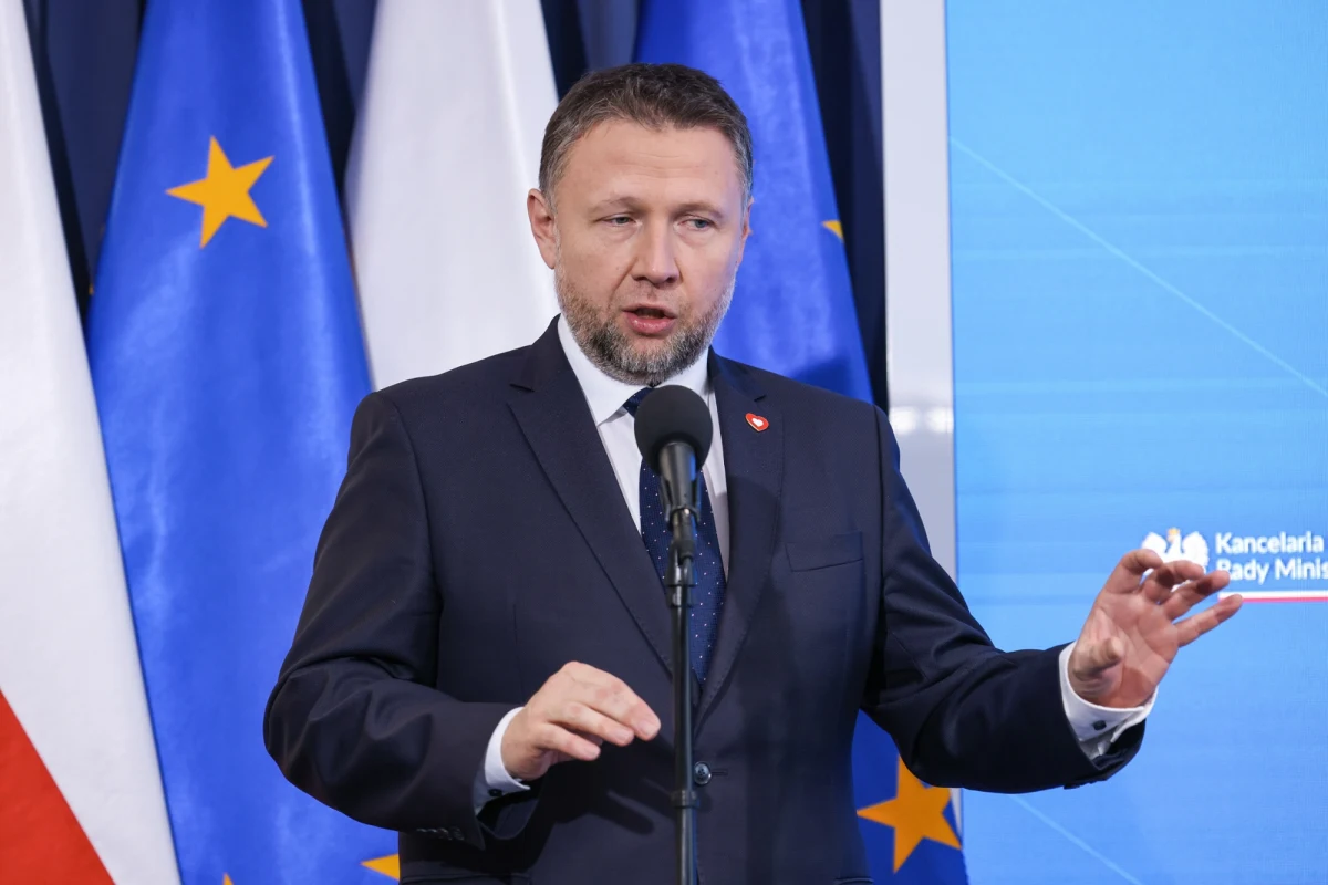 Każdy sygnał w sprawie domniemanych nieprawidłowości działania firm ubezpieczeniowych wobec poszkodowanych przez powódź zostanie sprawdzony - poinformował na konferencji prasowej minister, pełnomocnik rządu ds. odbudowy po powodzi Marcin Kierwiński.