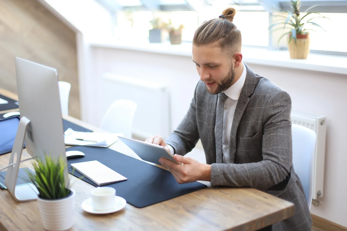 Koniec roku podatkowego zbliża się wielkimi krokami, a wraz z nim czas na rozliczenie PIT. Dla wielu osób to wciąż wyzwanie, które budzi obawy i pytania. Jak sobie z tym poradzić?