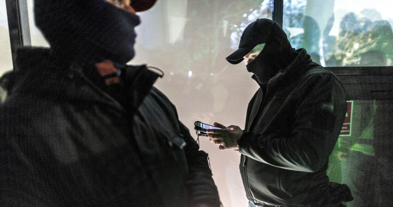 "Polowanie" na policjanta. Zaczęło się od jednej wiadomości. Odkrywamy kulisy kuriozalnej akcji BSW