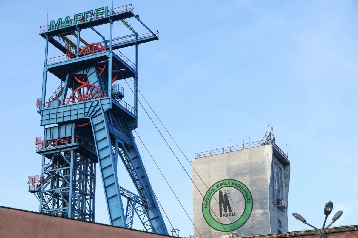 Część rannych górników z kopalni Marcel w Radlinie wyszła już ze szpitali. Po poniedziałkowym wstrząsie, do którego doszło ok. 800 metrów pod ziemią, w placówkach medycznych znalazło się 11 górników.