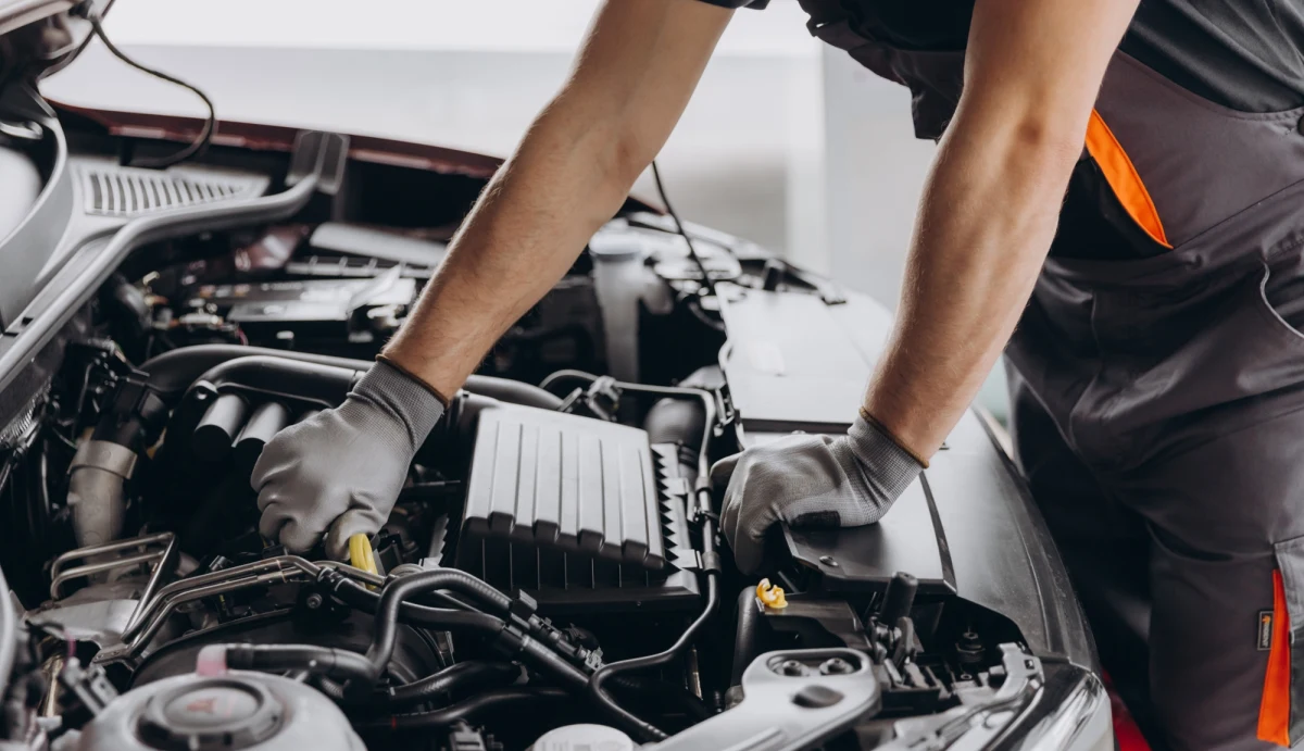 Właściciele niektórych modeli aut Hyundai i Citroen powinni zgłaszać się do ASO w celu napraw usterek. Takie informacje podali producenci. Serwis obejmie ok. 23 tys. aut.