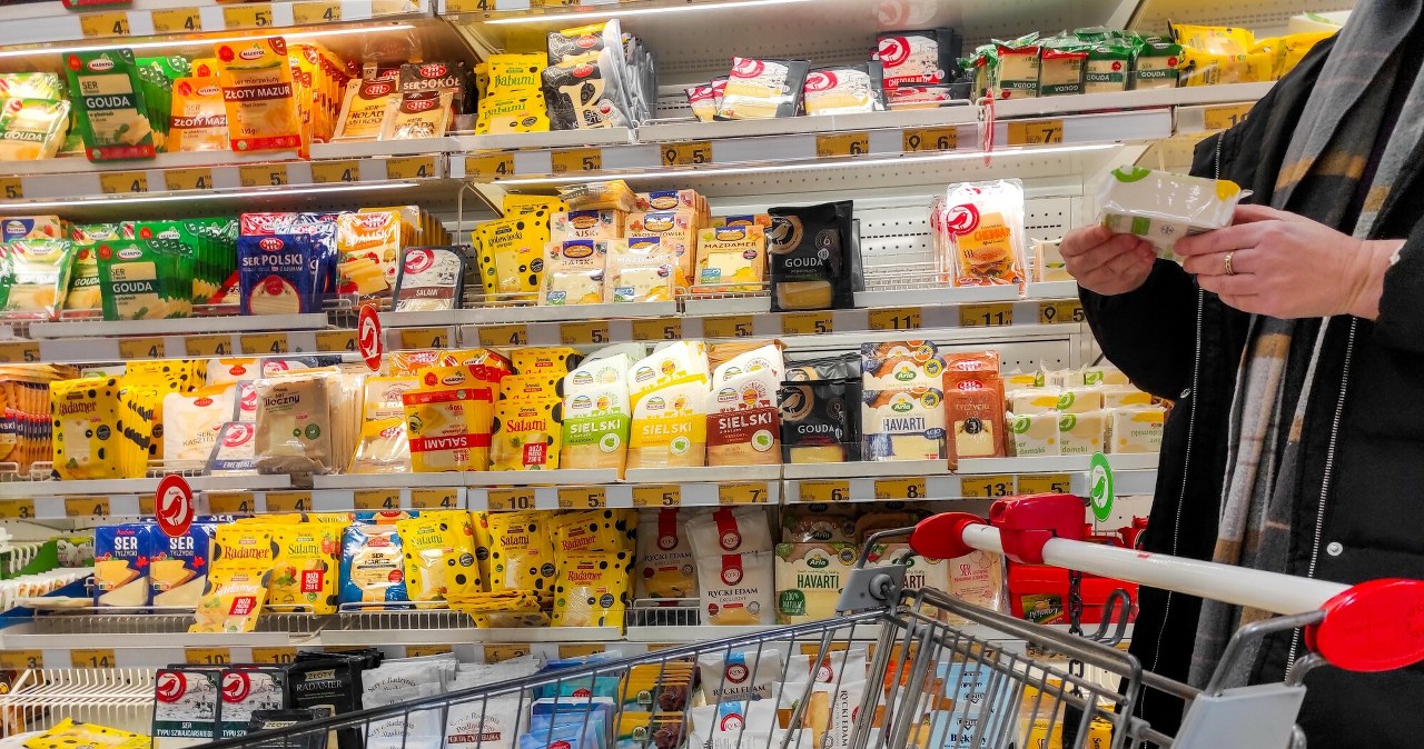 Do której zakupy we wtorek przed świętami? Większość sieci pracuje do nocy