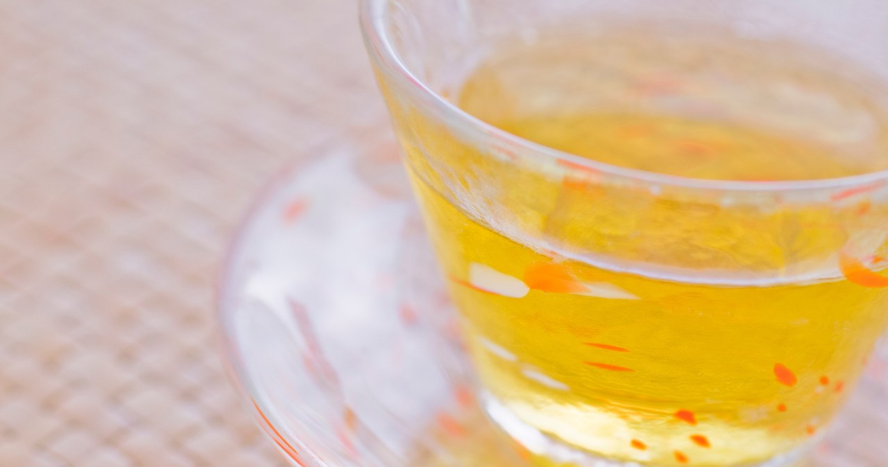 W Chinach i Korei piją zimą i latem. Zastępuje im kawę, ma wspierać jelita