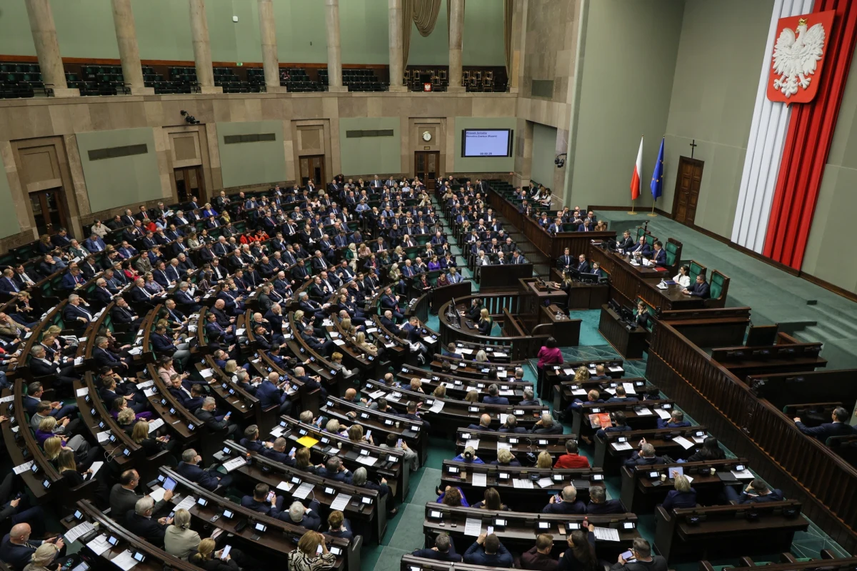 Jeszcze przed wyborami prezydenckimi ma pojawić się kolejny projekt ustawy o odpolitycznieniu spółek Skarbu Państwa - dowiedział się reporter RMF FM Kacper Wróblewski. Według zapowiedzi posłów Polski 2050 niewykluczone, że będzie to obywatelski projekt ustawy.