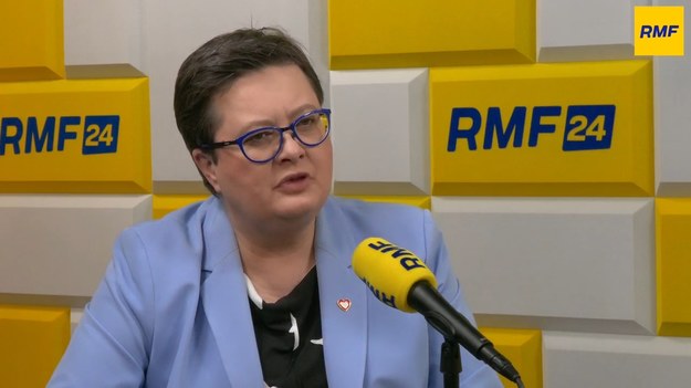 "Każdy, kto chciał uczciwie podejść do sprawy, wiedział, że to tylko przejęzyczenie" - powiedziała w Porannej rozmowie w RMF FM Katarzyna Lubnauer, odnosząc się do słów minister edukacji narodowej Barbary Nowackiej, która wspomniała o "polskich nazistach". "Była zmęczona" - tłumaczyła swoją przełożoną wiceszefowa MEN.