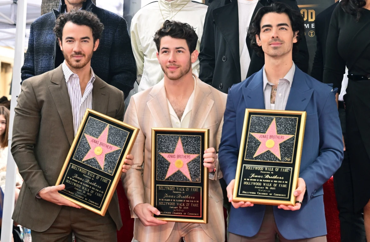 Jonas Brothers zagrają w świątecznej komedii. Bracia będą również producentami filmu, który powstaje dla Disneya. Premiera zaplanowana jest na sezon świąteczny 2025 roku. Komedia ma roboczy tytuł "Jonas Brothers Christmas Movie". 
