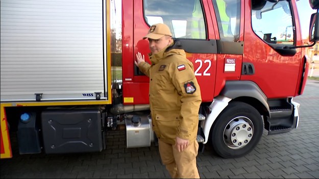 Fachowa nazwa to izolowane zdarzenie ratownictwa medycznego - mówiąc prościej, to sytuacja, gdy zamiast karetki, której po prostu nie ma albo czas dojazdu byłby zbyt długi, wysyła się strażaków. I robi się tak często. Monika Zalewska.
 
