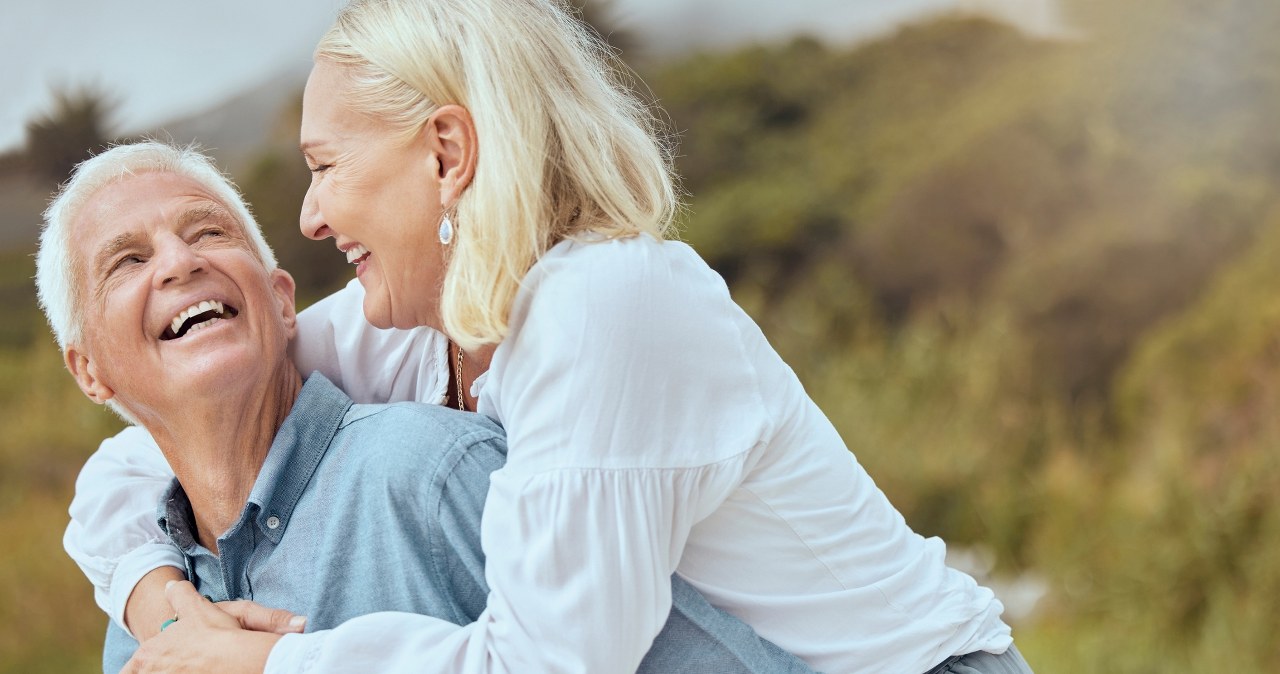 Jak obniżyć poziom stresu po 50? Zaskakujące wyniki badań nad szczęściem