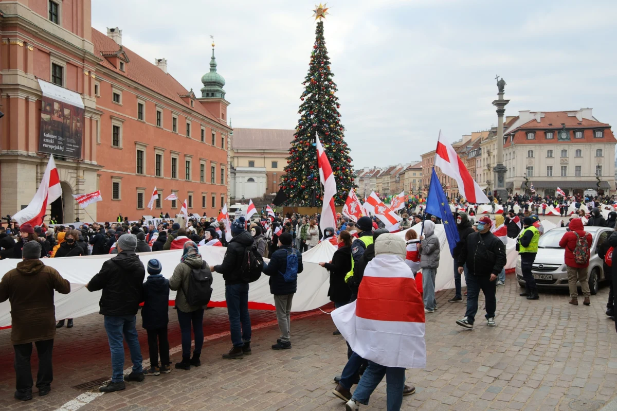 Białoruski reżim uderza w obywateli, którzy w związku z represjami uciekli za granicę. Ekipa Alaksandra Łukaszenki wzięła na cel uczestników niedawnych demonstracji m.in. w Polsce. 
