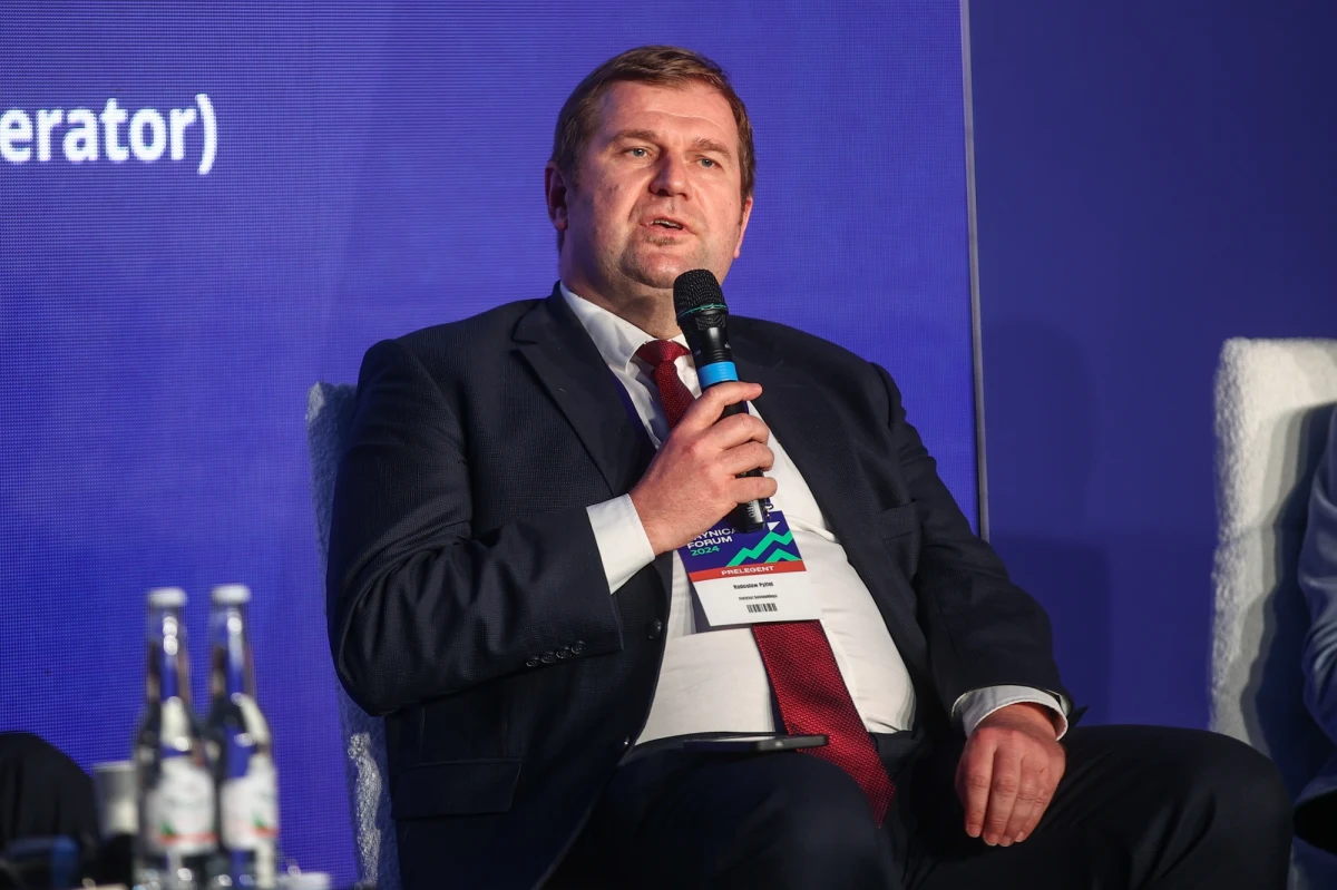  "Jeżeli coś pójdzie nie tak z Europą, to na białym smoku przylecą Chiny" - tak w Radiu RMF24 skomentował pozycję chińską na arenie międzynarodowej ekspert do spraw polityki międzynarodowej i znawca polityki oraz kultury Chin Radosław Pyffel. Według analityka, Chińczycy mogą świętować wraz z wejściem w Nowy Rok niedawne sukcesy technologiczne, ale jednocześnie będą musieli się zmierzyć z narastającymi problemami zarówno wewnętrznymi jak i zewnętrznymi.